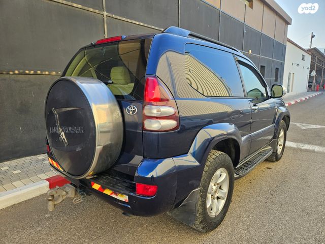 טויוטה לנד קרוזר