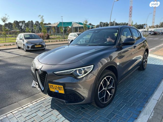 אלפא רומיאו סטלביו