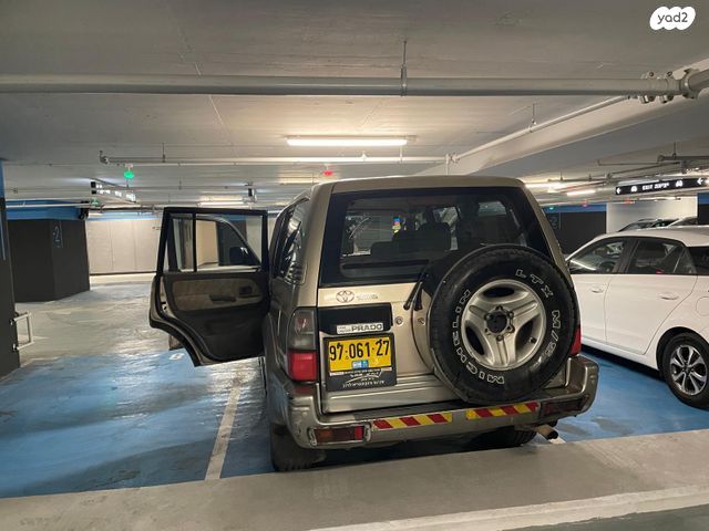 טויוטה לנד קרוזר