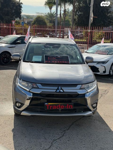 מיצובישי אאוטלנדר