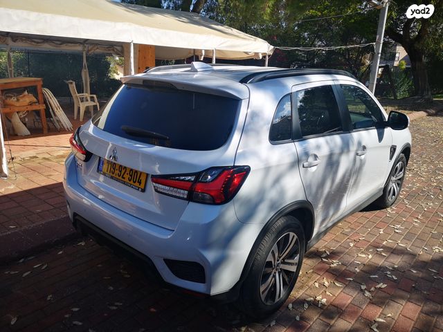 מודעת רכב מיצובישי ASX