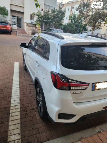 מודעת רכב מיצובישי ASX