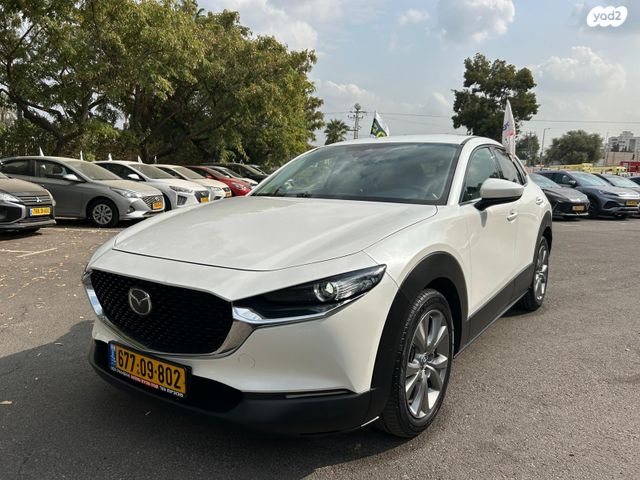 מודעת רכב מאזדה CX-30