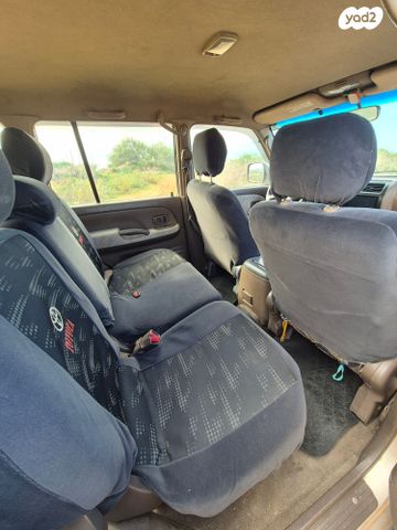 טויוטה לנד קרוזר