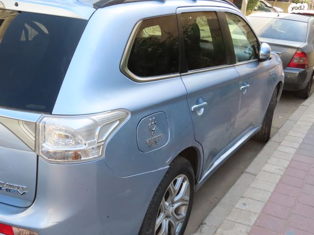 מיצובישי אאוטלנדר