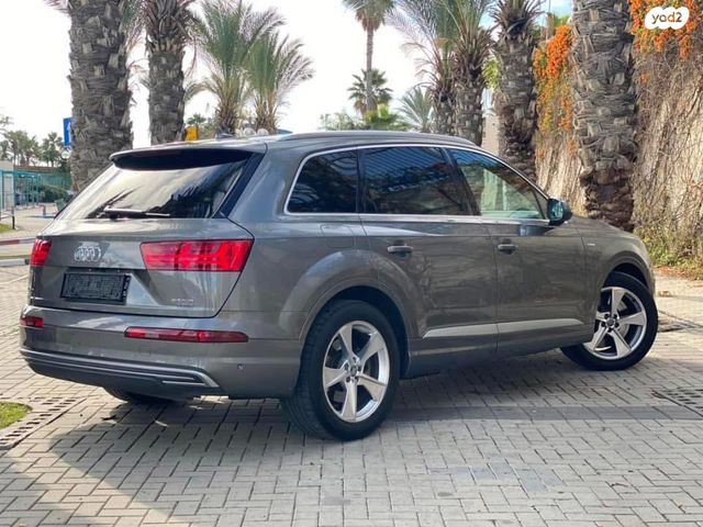 אאודי Q7