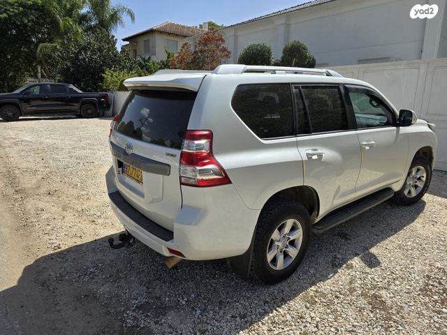 טויוטה לנד קרוזר