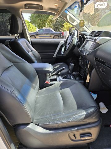 טויוטה לנד קרוזר