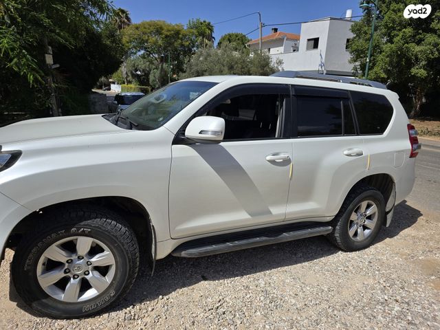 טויוטה לנד קרוזר