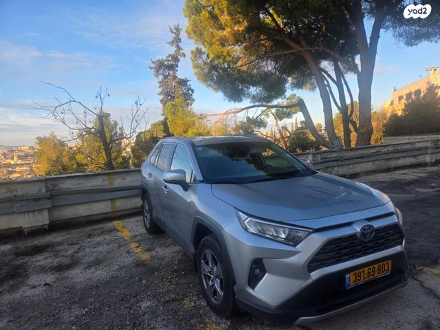 טויוטה RAV4