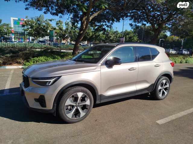 וולוו XC40