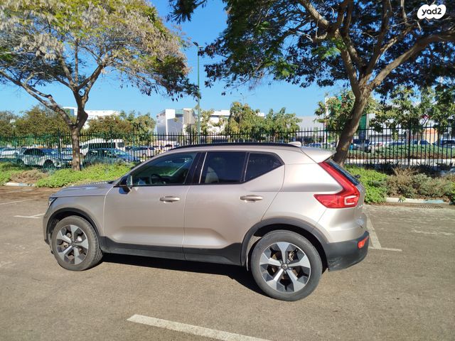 וולוו XC40