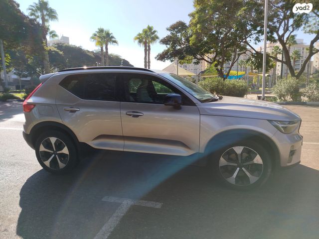 וולוו XC40