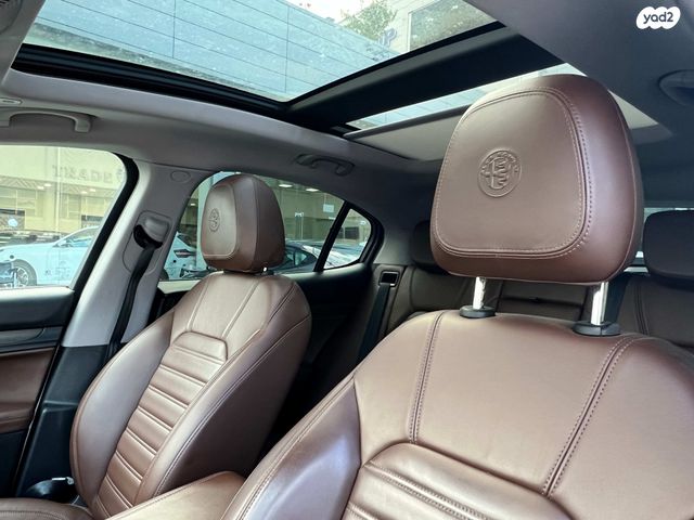 אלפא רומיאו סטלביו