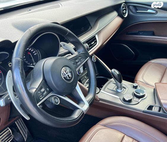 אלפא רומיאו סטלביו