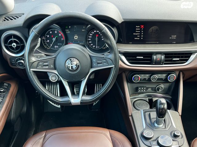 אלפא רומיאו סטלביו