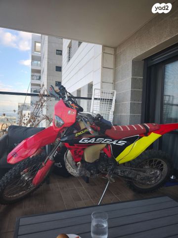 מודעת רכב גאס-גאס EC300