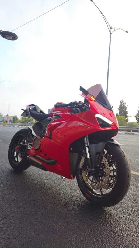 דוקאטי פניגאלה V2