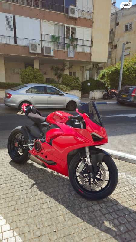 דוקאטי פניגאלה V2