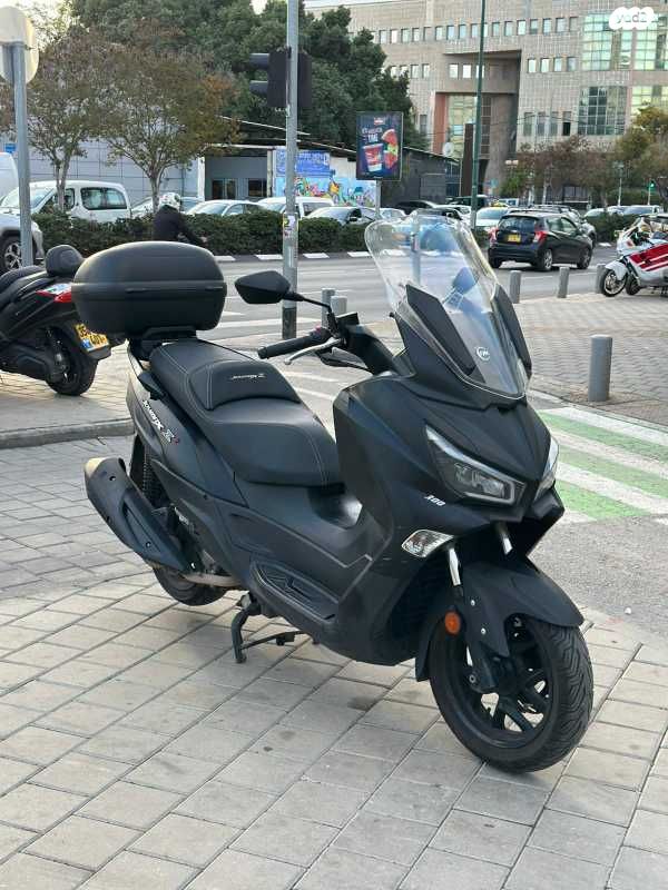 מודעת רכב סאן יאנג ג'וי-מקס Z-300