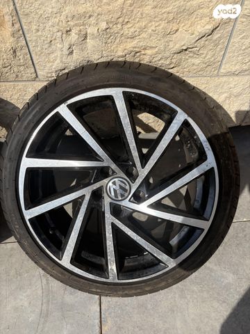 feedItemObj.data.row_1