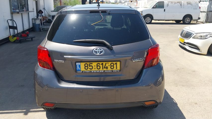 מודעת רכב טויוטה יאריס 2