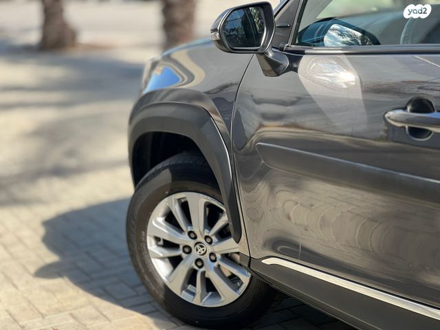 טויוטה יאריס קרוס