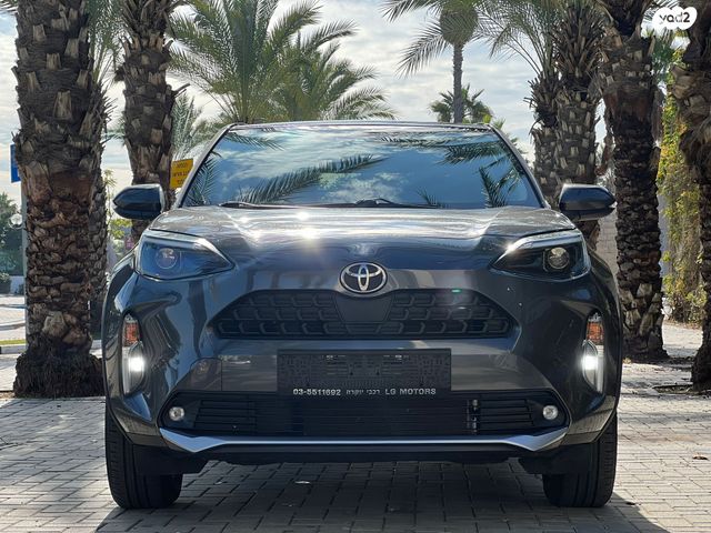 טויוטה יאריס קרוס