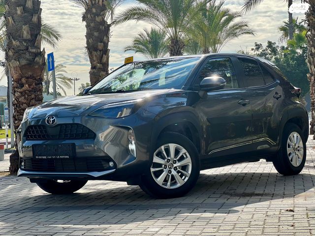 מודעת רכב טויוטה יאריס קרוס