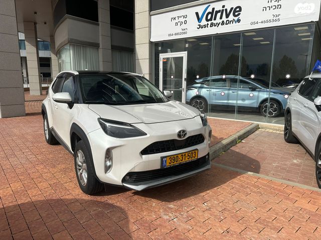 טויוטה יאריס קרוס