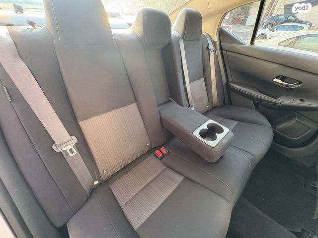 ניסאן סנטרה