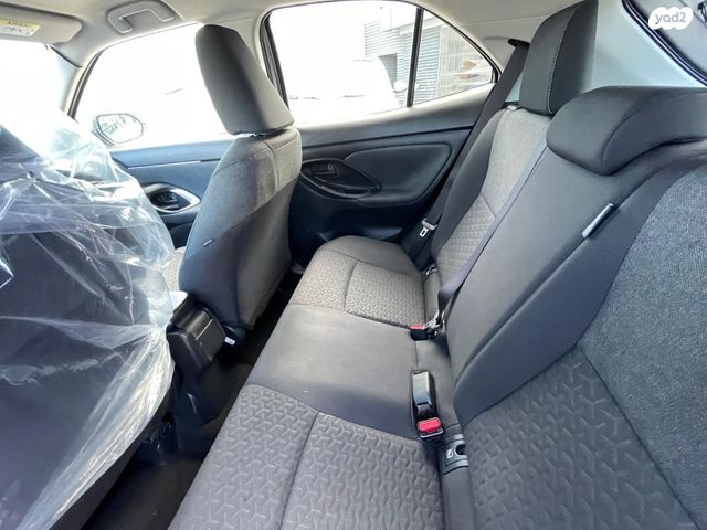 טויוטה יאריס קרוס