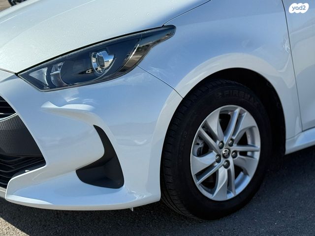 טויוטה יאריס