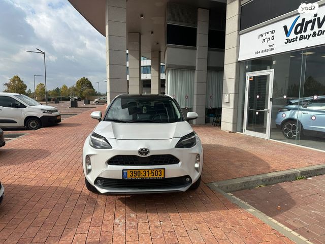 טויוטה יאריס קרוס