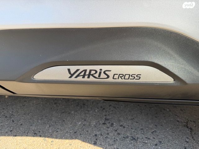 טויוטה יאריס קרוס