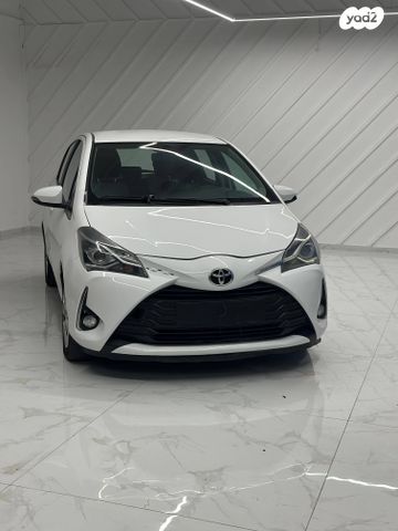 טויוטה יאריס