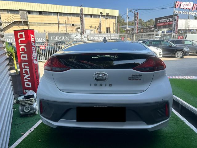 יונדאי איוניק