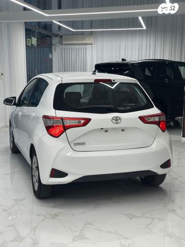 טויוטה יאריס