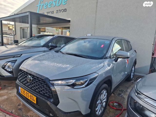 מודעת רכב טויוטה קורולה קרוס