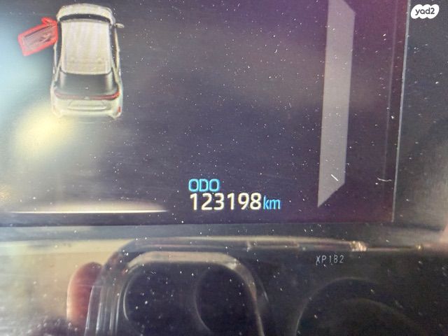 טויוטה יאריס קרוס