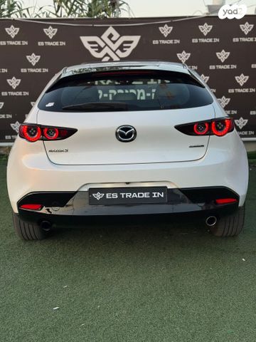 מאזדה 3