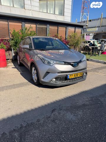 מודעת רכב טויוטה C-HR