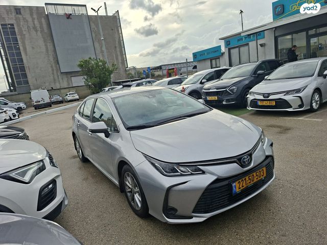 מודעת רכב טויוטה קורולה