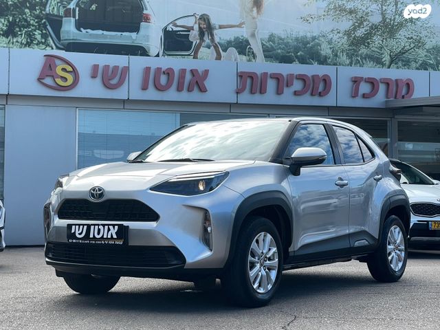 מודעת רכב טויוטה יאריס קרוס