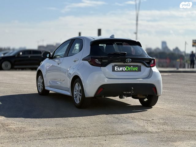 טויוטה יאריס