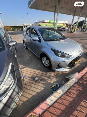 טויוטה יאריס