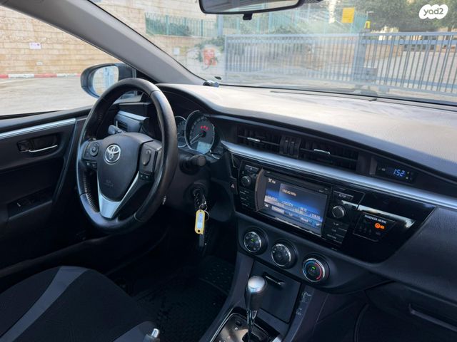 טויוטה קורולה