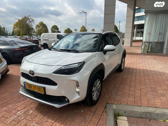 מודעת רכב טויוטה יאריס קרוס