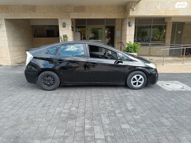 טויוטה פריוס