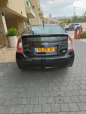 טויוטה פריוס